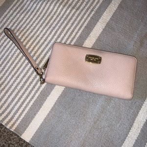 Michael kors wallet/wristlet